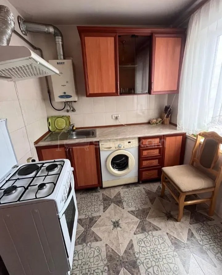 2 Սենյականոց Բնակարան, 60քմ, 5/5 հարկ, Պետական Վիճակում, Կահավորված