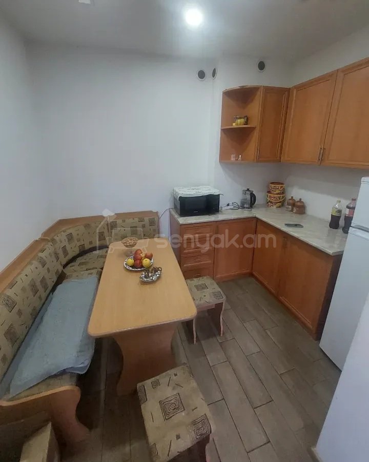 2 Սենյականոց Բնակարան Քարե Շենքում, 62քմ, 1/5 հարկ, Կապիտալ Վերանորոգված, Կահավորված