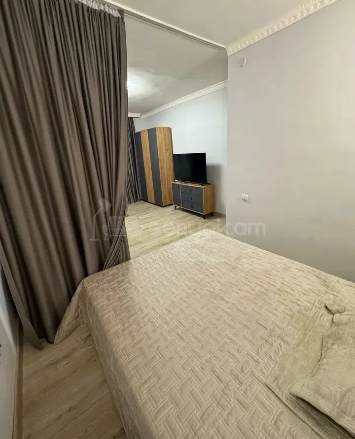 1 Սենյականոց Բնակարան, 38քմ, 12/12 հարկ, Կոսմետիկ Վերանորոգված, Կահավորված