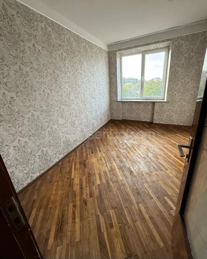 2 Սենյականոց Բնակարան Քարե Շենքում, 61քմ, 4/5 հարկ, Կապիտալ Վերանորոգված, Մասամբ Կահավորված