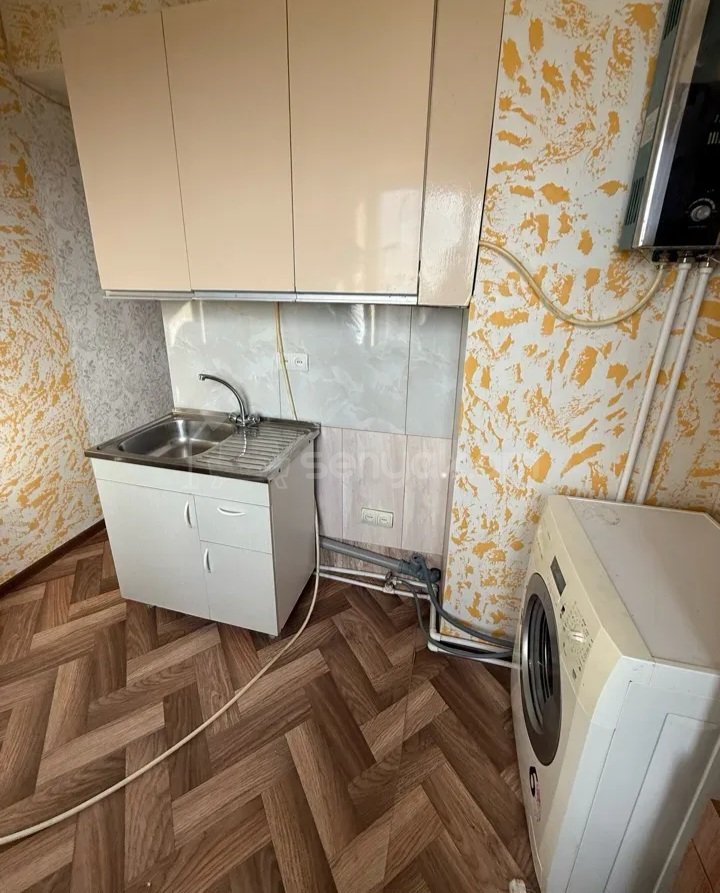 2 Սենյականոց Բնակարան Քարե Շենքում, 61քմ, 4/5 հարկ, Կապիտալ Վերանորոգված, Մասամբ Կահավորված