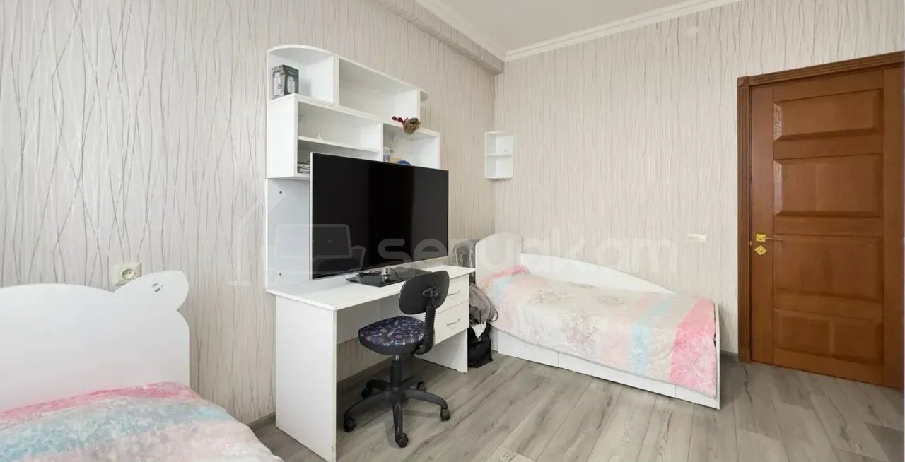 4 Սենյականոց Բնակարան Նորակառույց Քարե Շենքում, 118քմ, 4/4 հարկ, Կապիտալ Վերանորոգված, Կահավորված