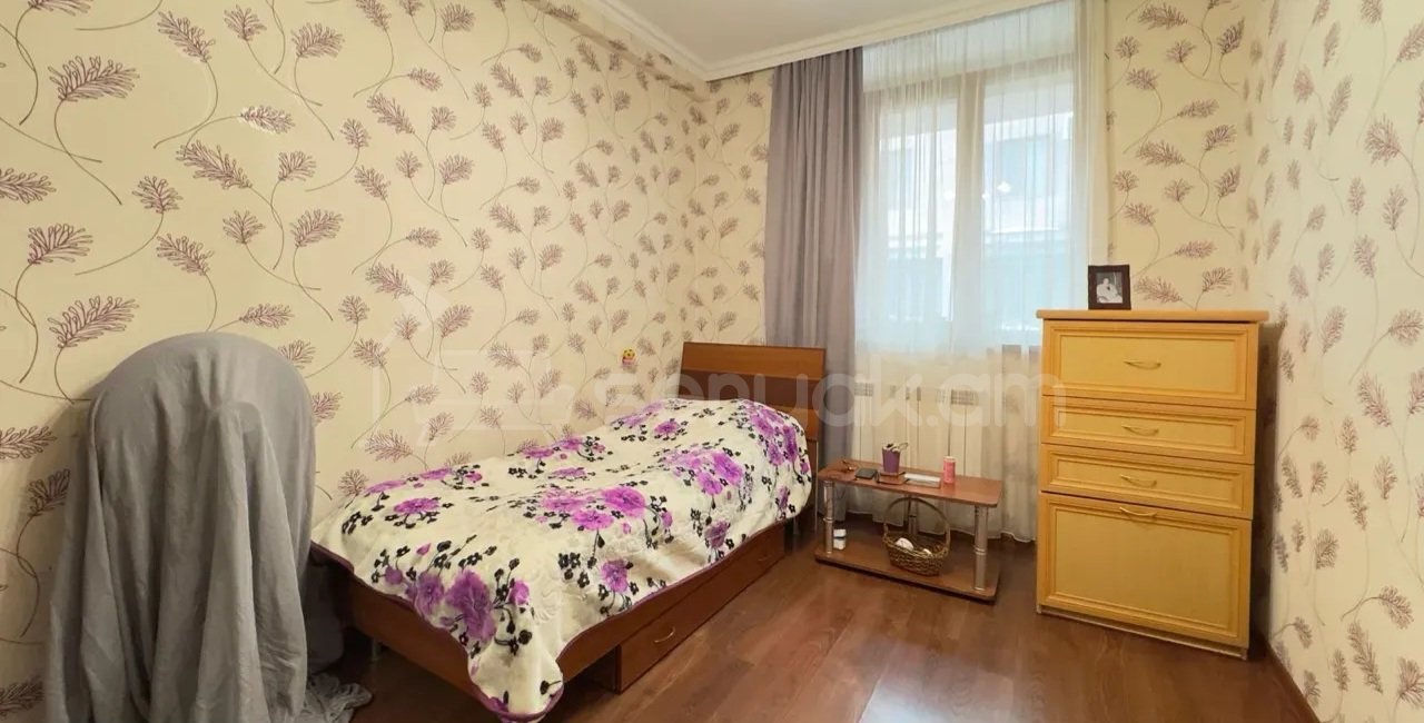 4 Սենյականոց Բնակարան Նորակառույց Քարե Շենքում, 118քմ, 4/4 հարկ, Կապիտալ Վերանորոգված, Կահավորված