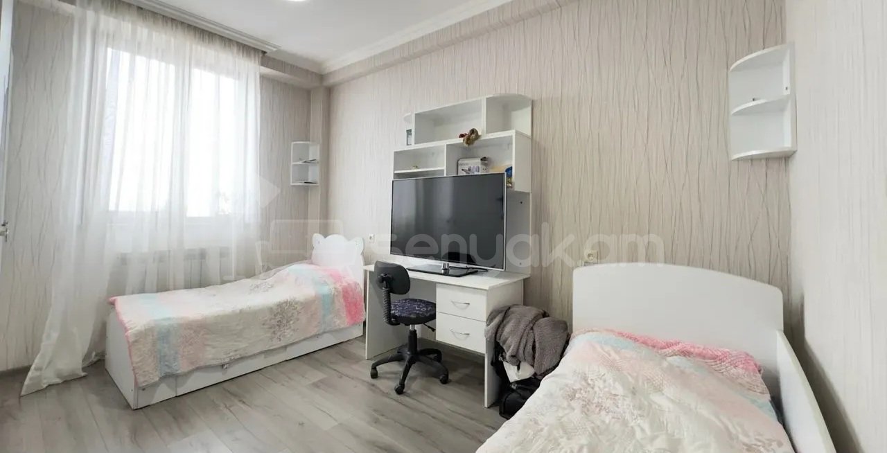 4 Սենյականոց Բնակարան Նորակառույց Քարե Շենքում, 118քմ, 4/4 հարկ, Կապիտալ Վերանորոգված, Կահավորված