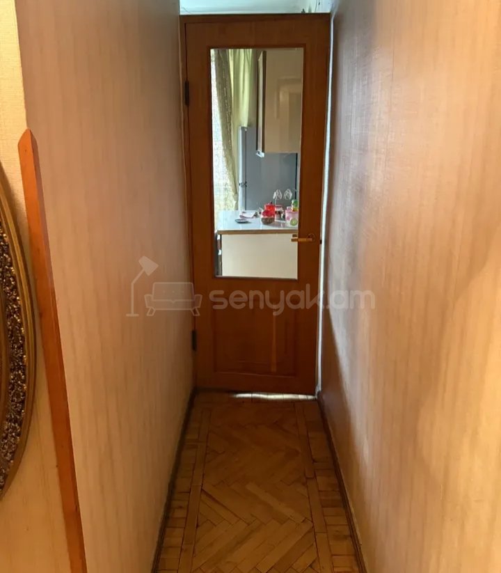 3 Սենյականոց Բնակարան Քարե Շենքում, 56քմ, 2/4 հարկ, Նորմալ Վիճակում, Կահավորված