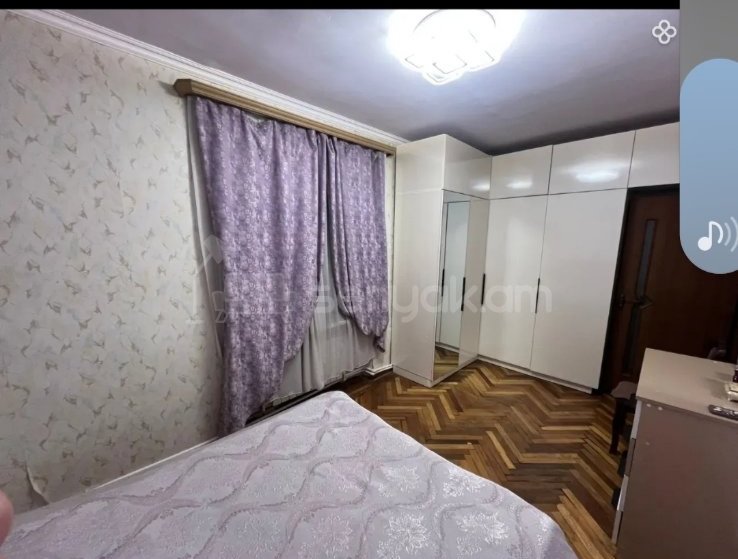 3 Սենյականոց Բնակարան Քարե Շենքում, 75քմ, 4/5 հարկ, Կապիտալ Վերանորոգված