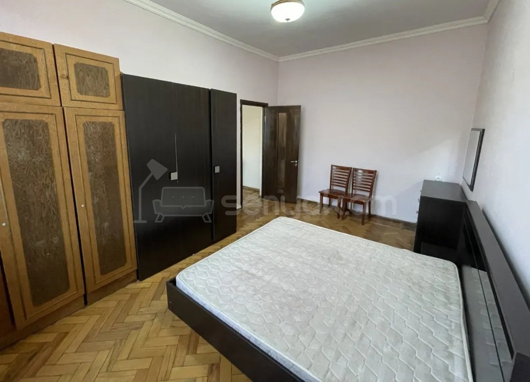 2 Սենյականոց Բնակարան Քարե Շենքում, 50քմ, 2/4 հարկ, Նորմալ Վիճակում, Կահավորված, Արևկող