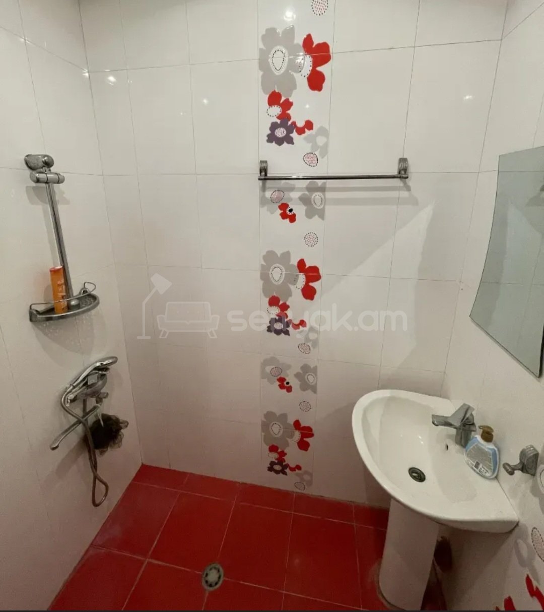 2 Սենյականոց Բնակարան Քարե Շենքում, 50քմ, 2/4 հարկ, Նորմալ Վիճակում, Կահավորված, Արևկող