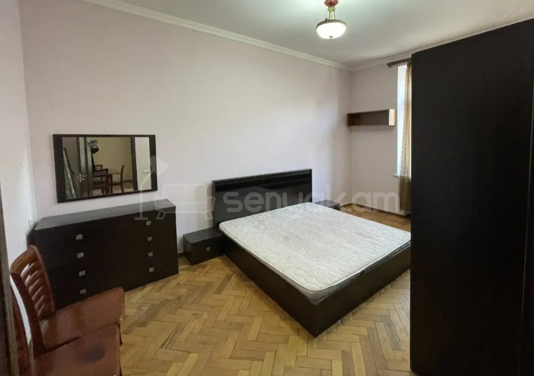 2 Սենյականոց Բնակարան Քարե Շենքում, 50քմ, 2/4 հարկ, Նորմալ Վիճակում, Կահավորված, Արևկող