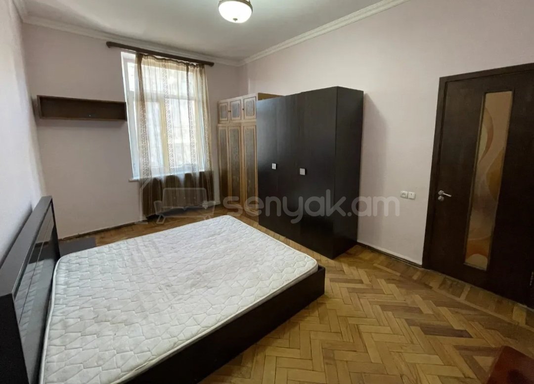 2 Սենյականոց Բնակարան Քարե Շենքում, 50քմ, 2/4 հարկ, Նորմալ Վիճակում, Կահավորված, Արևկող