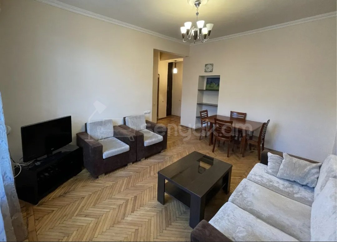 2 Սենյականոց Բնակարան Քարե Շենքում, 50քմ, 2/4 հարկ, Նորմալ Վիճակում, Կահավորված, Արևկող