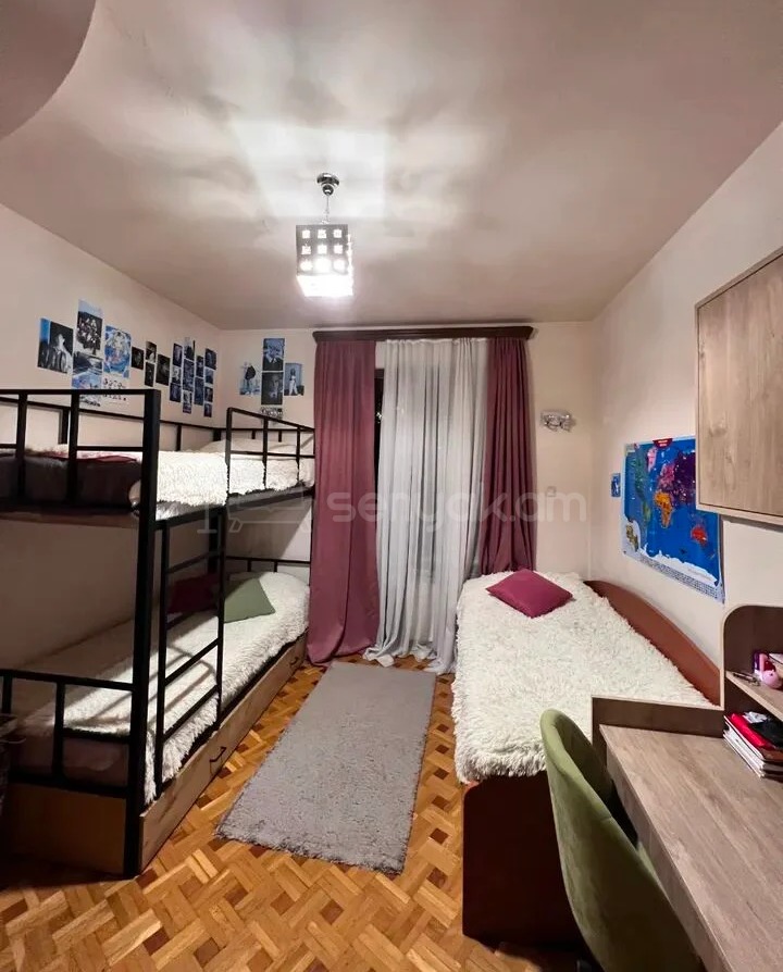 4 Սենյականոց Բնակարան Քարե Շենքում, 98քմ, 2/5 հարկ, Կապիտալ Վերանորոգված