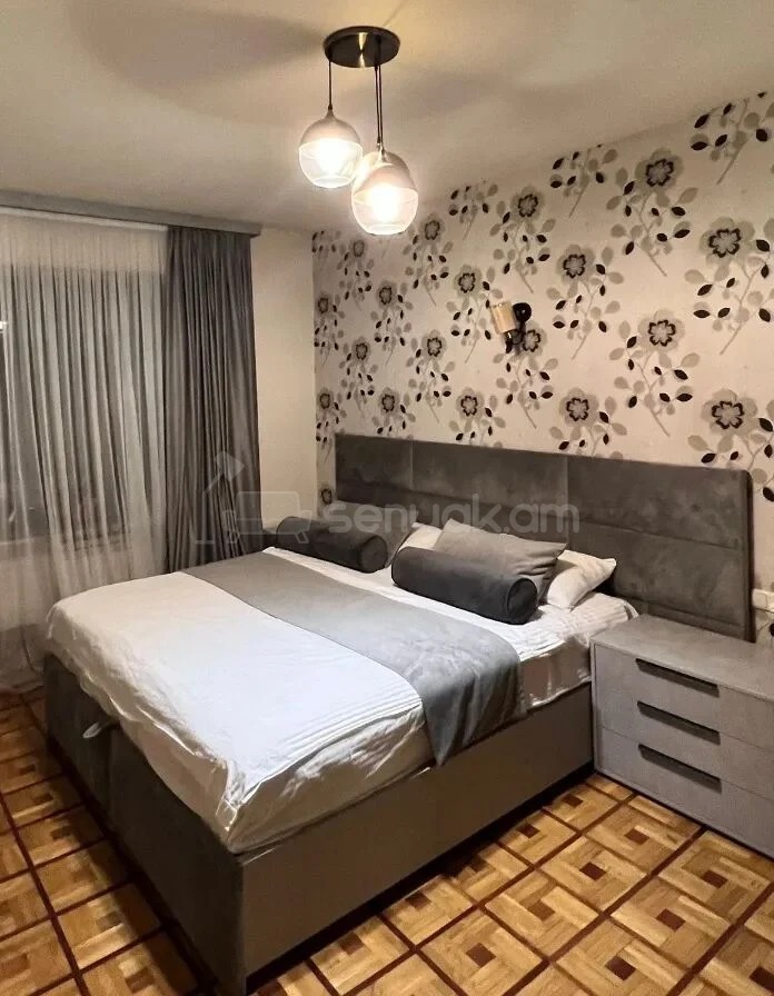 4 Սենյականոց Բնակարան Քարե Շենքում, 98քմ, 2/5 հարկ, Կապիտալ Վերանորոգված