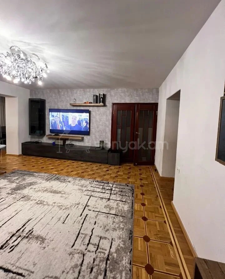 4 Սենյականոց Բնակարան Քարե Շենքում, 98քմ, 2/5 հարկ, Կապիտալ Վերանորոգված