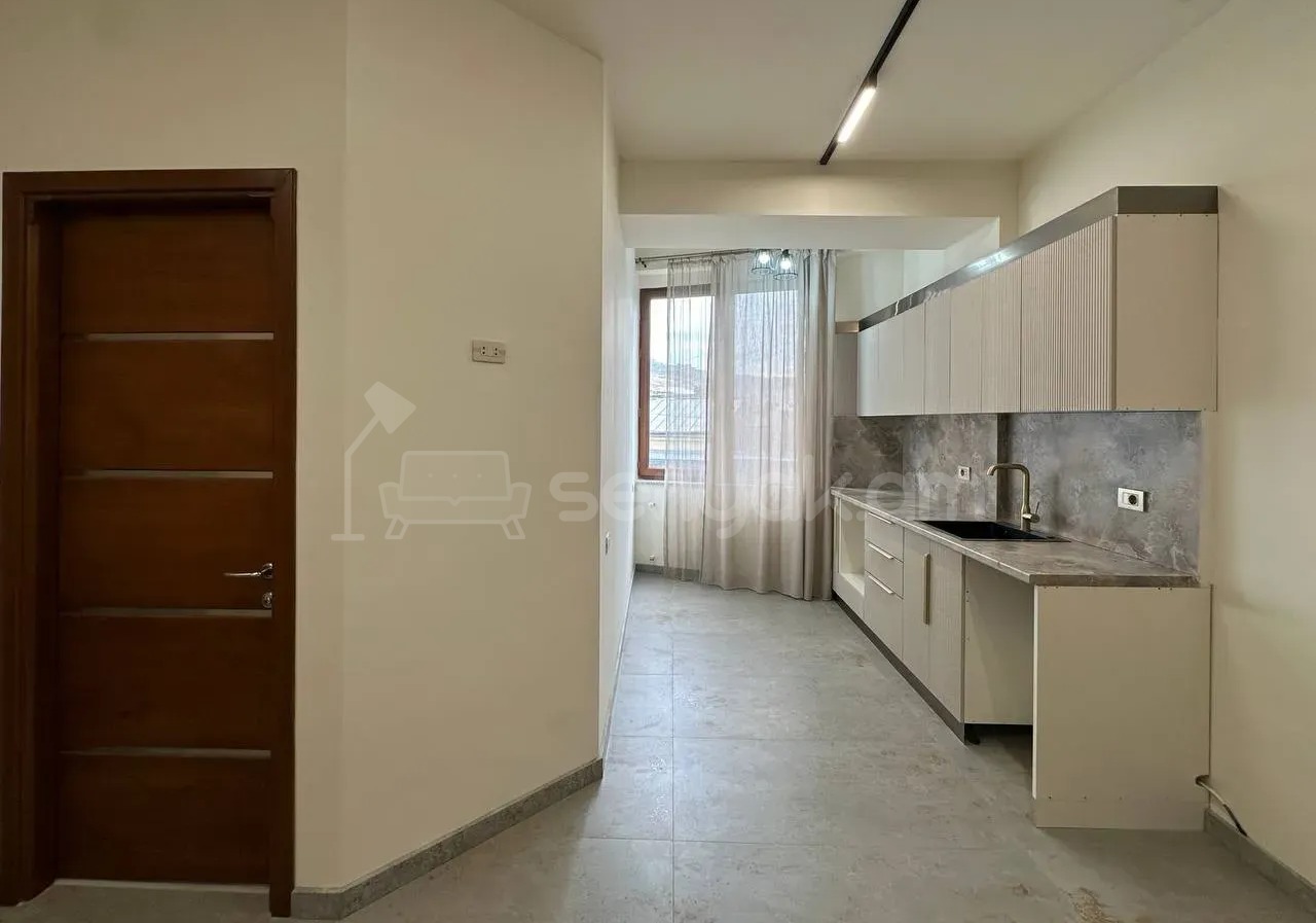 2 Սենյականոց Բնակարան Նորակառույց Քարե Շենքում, 42քմ, 4/7 հարկ, Կապիտալ Վերանորոգված