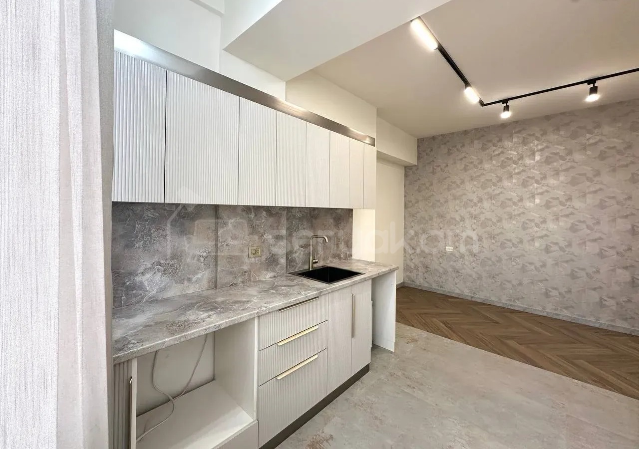 2 Սենյականոց Բնակարան Նորակառույց Քարե Շենքում, 42քմ, 4/7 հարկ, Կապիտալ Վերանորոգված