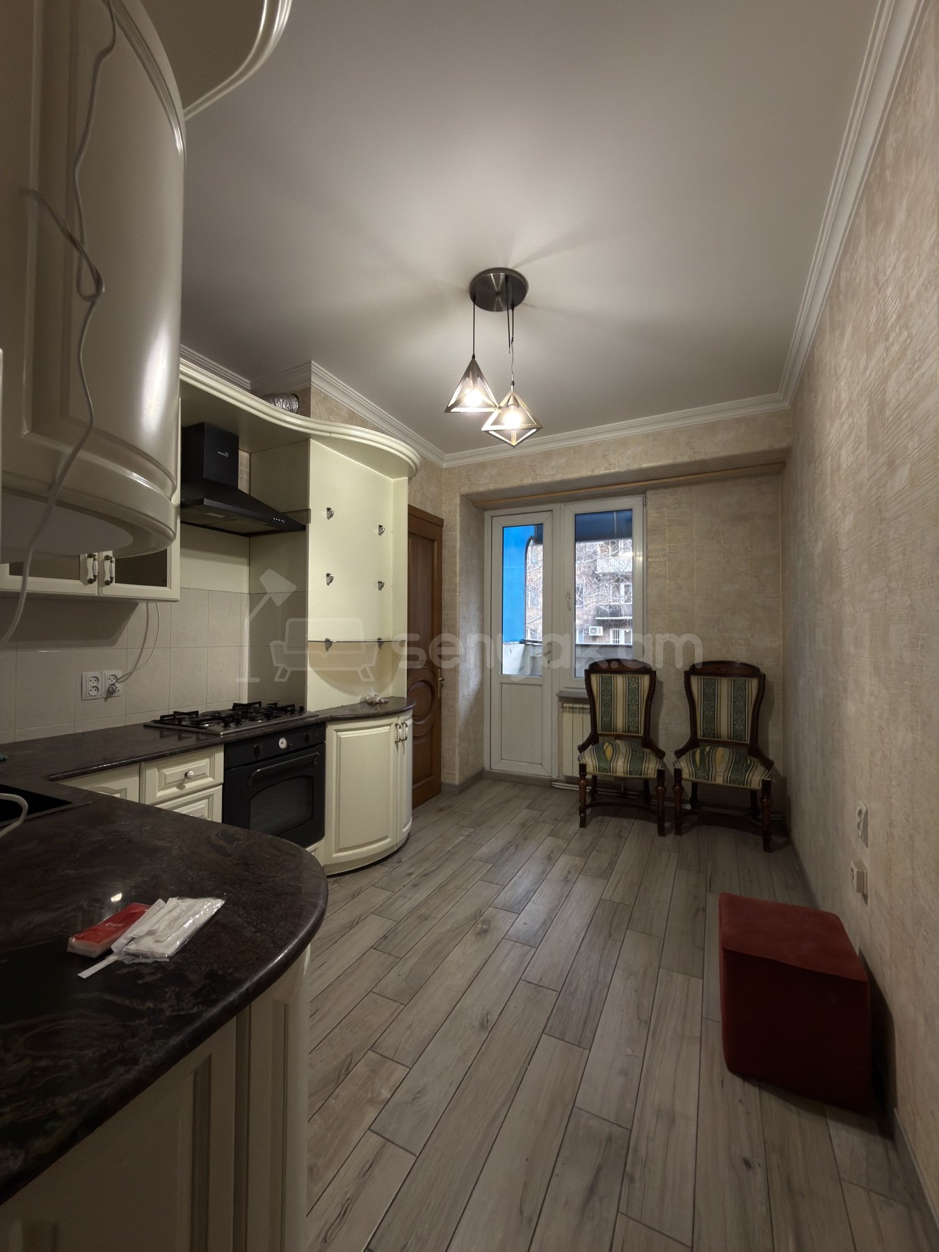 4 Սենյականոց Բնակարան, 118քմ, 4/9 հարկ, Կապիտալ Վերանորոգված