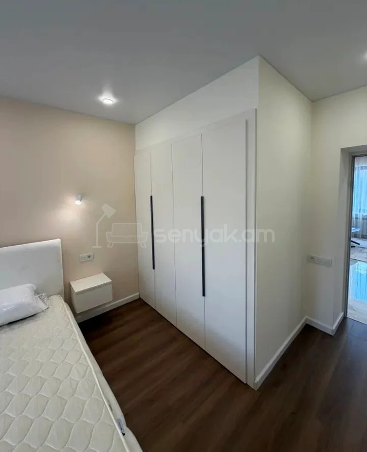 2 Սենյականոց Բնակարան Քարե Շենքում, 60քմ, 3/5 հարկ, Կապիտալ Վերանորոգված