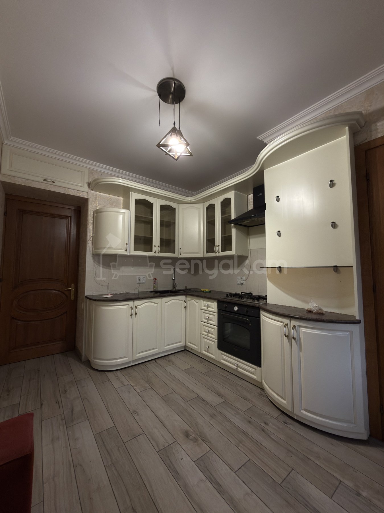 4 Սենյականոց Բնակարան, 118քմ, 4/9 հարկ, Կապիտալ Վերանորոգված, Կահավորված, Արևկող