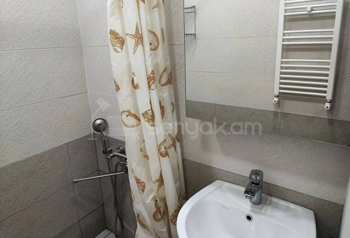 2 Սենյականոց Բնակարան Քարե Շենքում, 50քմ, 3/5 հարկ, Կապիտալ Վերանորոգված, Կահավորված