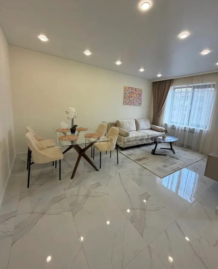 2 Սենյականոց Բնակարան Քարե Շենքում, 60քմ, 3/5 հարկ, Կապիտալ Վերանորոգված