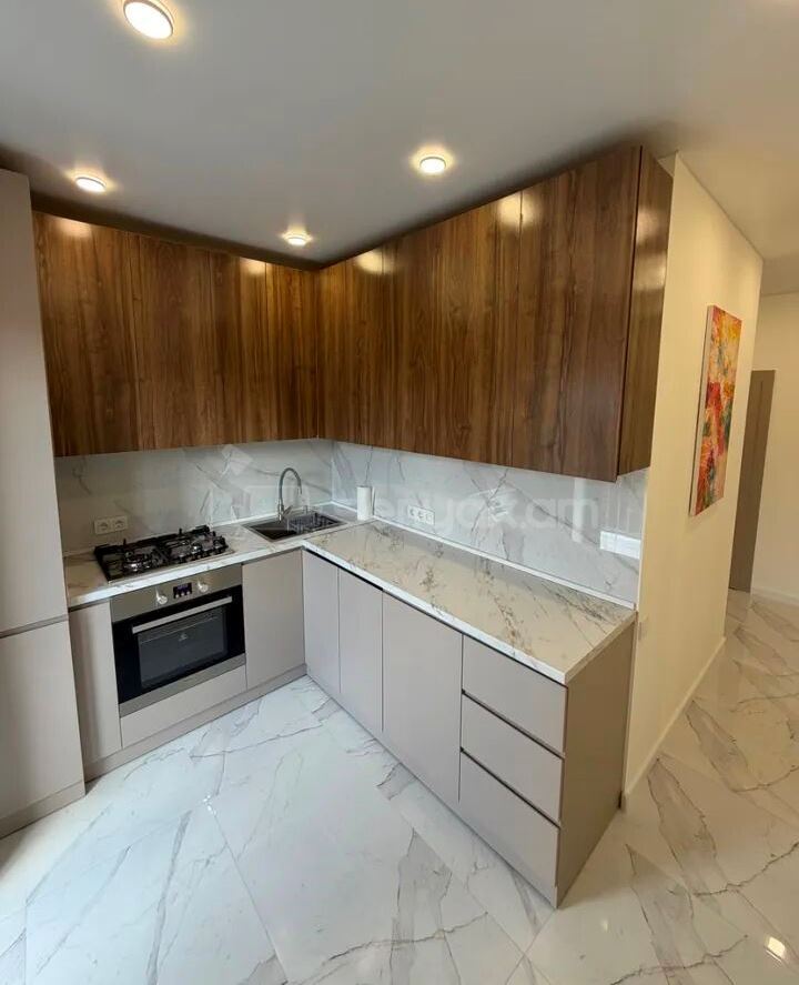 2 Սենյականոց Բնակարան Քարե Շենքում, 60քմ, 3/5 հարկ, Կապիտալ Վերանորոգված