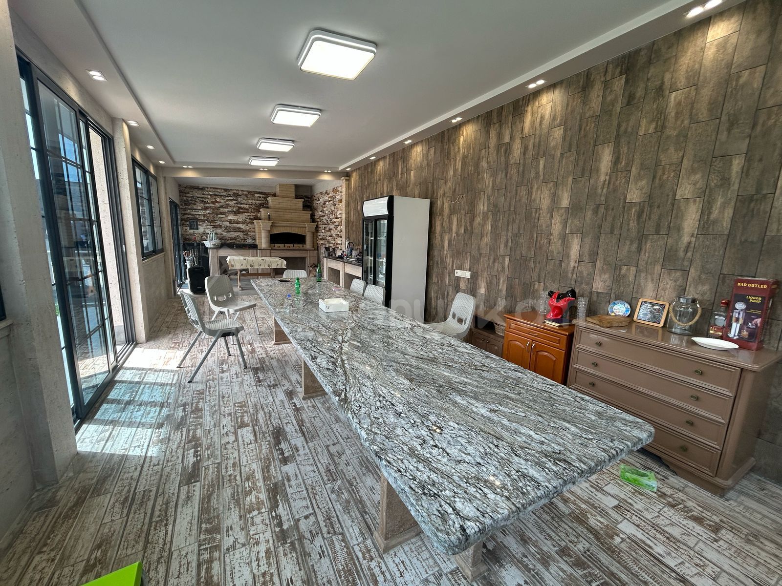 5 Սենյականոց Շքեղ Առանձնատուն, 250քմ, Լողավազանով, Ավտոտնակով