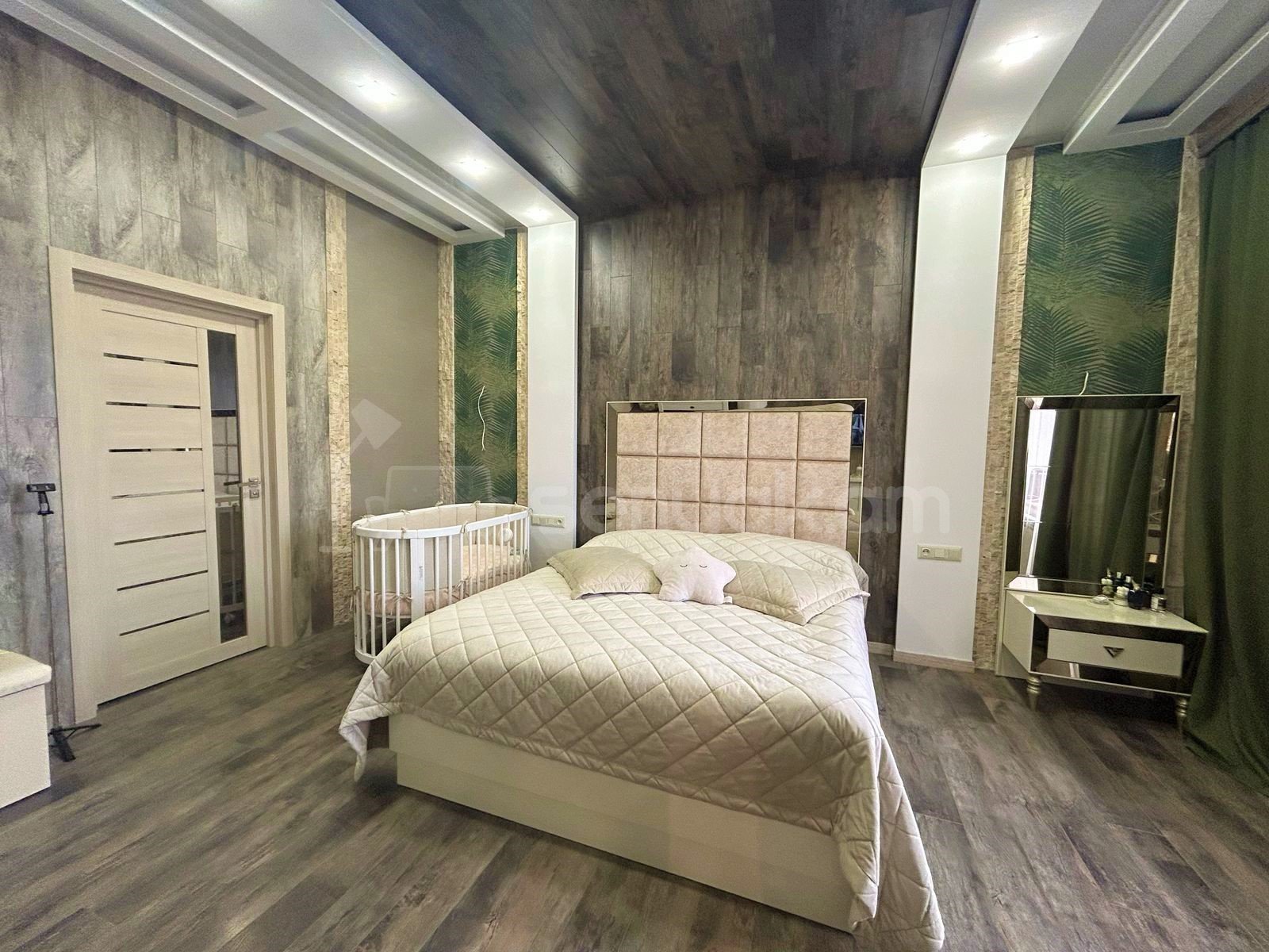 5 Սենյականոց Շքեղ Առանձնատուն, 250քմ, Լողավազանով, Ավտոտնակով