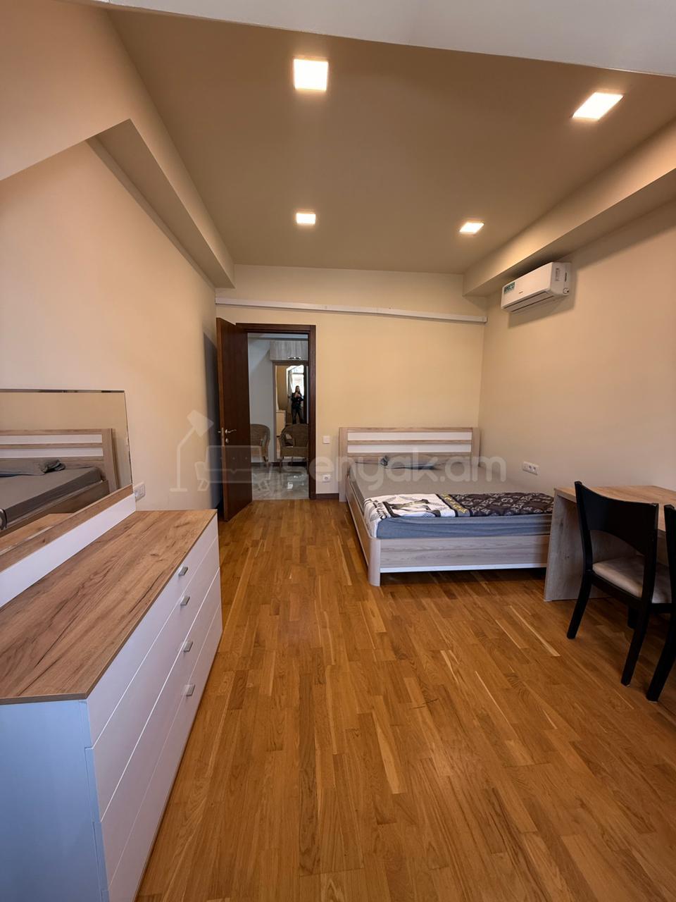 3 Սենյականոց Բնակարան Նորակառույցում, 120քմ, 5/6 հարկ, Կապիտալ Վերանորոգված