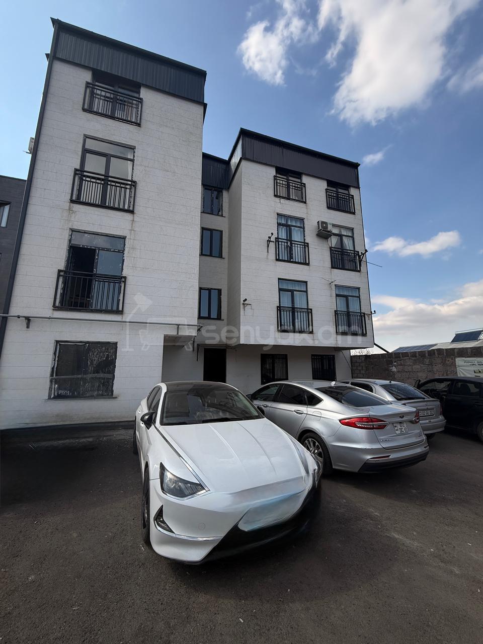 3 Սենյականոց Բնակարան Նորակառույցում, 100քմ, 2/4 հարկ, Զրոյական Վիճակում