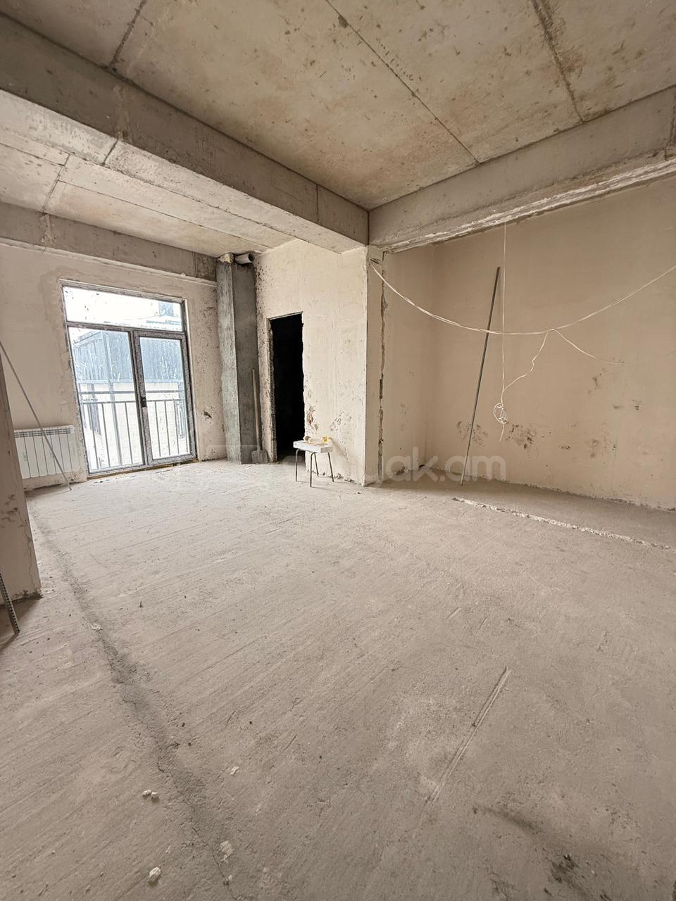 3 Սենյականոց Բնակարան Նորակառույցում, 100քմ, 2/4 հարկ, Զրոյական Վիճակում