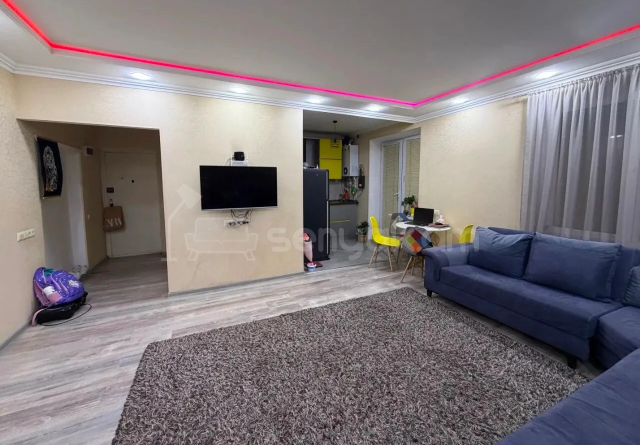 2 Սենյականոց Բնակարան Քարե Շենքում, 54քմ, 5/5 հարկ, Կապիտալ Վերանորոգված