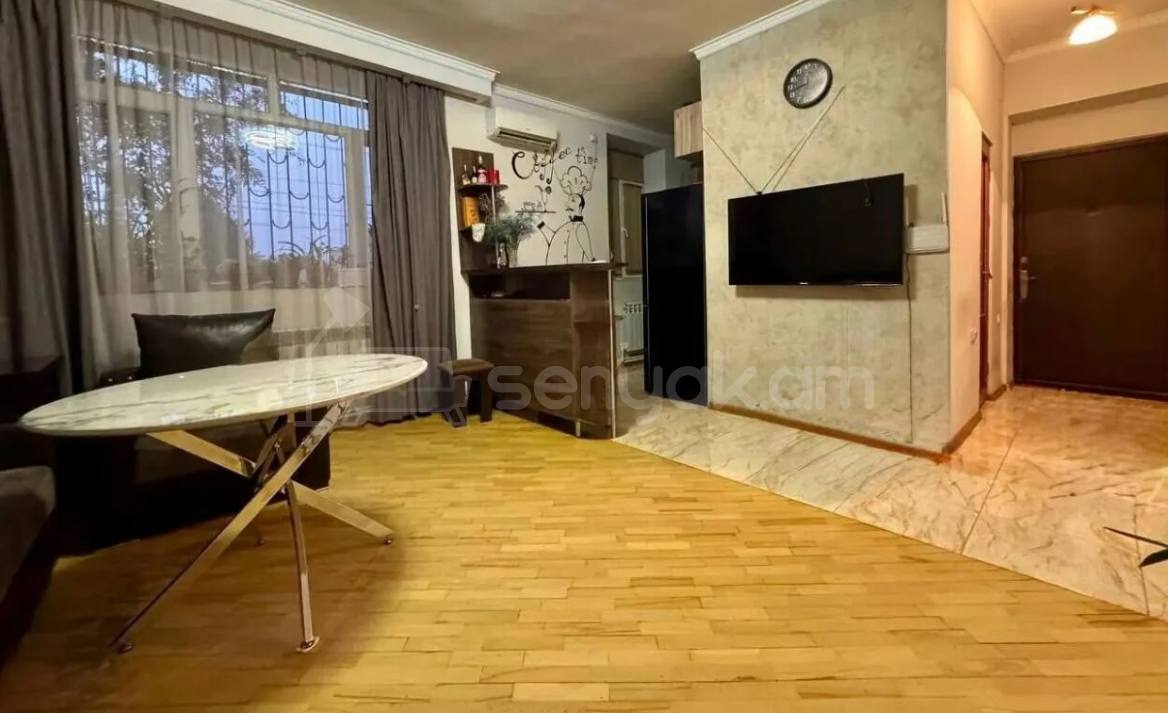 2 Սենյականոց Բնակարան Քարե Շենքում, 45քմ, 2/5 հարկ, Կոսմետիկ Վերանորոգված, Կահավորված