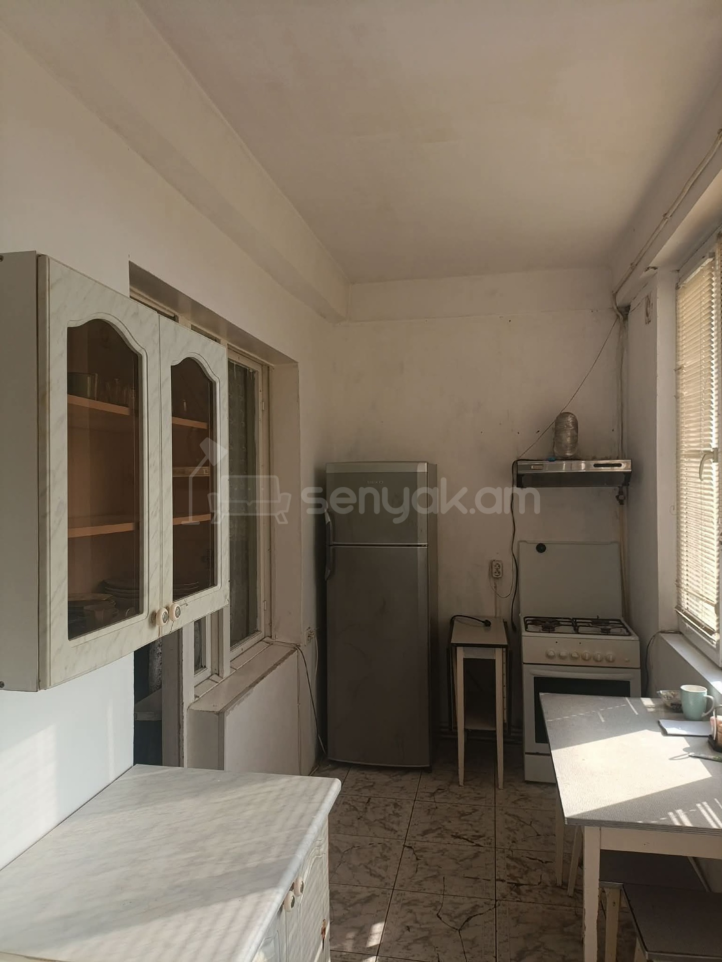 3 Սենյականոց Բնակարան, 75քմ, 9/9 հարկ, Նորմալ Վիճակում, Կահավորված