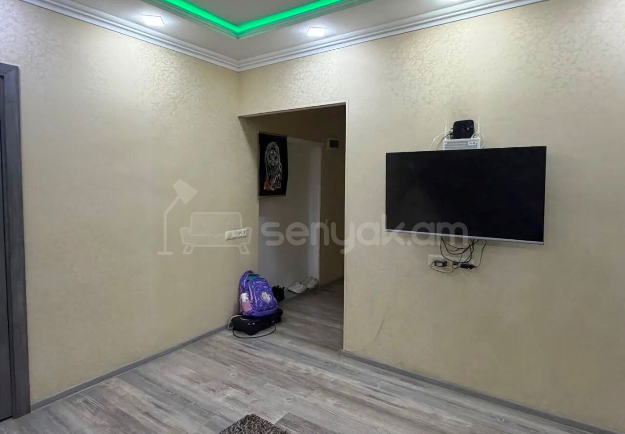 2 Սենյականոց Բնակարան Քարե Շենքում, 54քմ, 5/5 հարկ, Կապիտալ Վերանորոգված