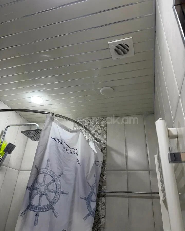 2 Սենյականոց Բնակարան Քարե Շենքում, 54քմ, 5/5 հարկ, Կապիտալ Վերանորոգված