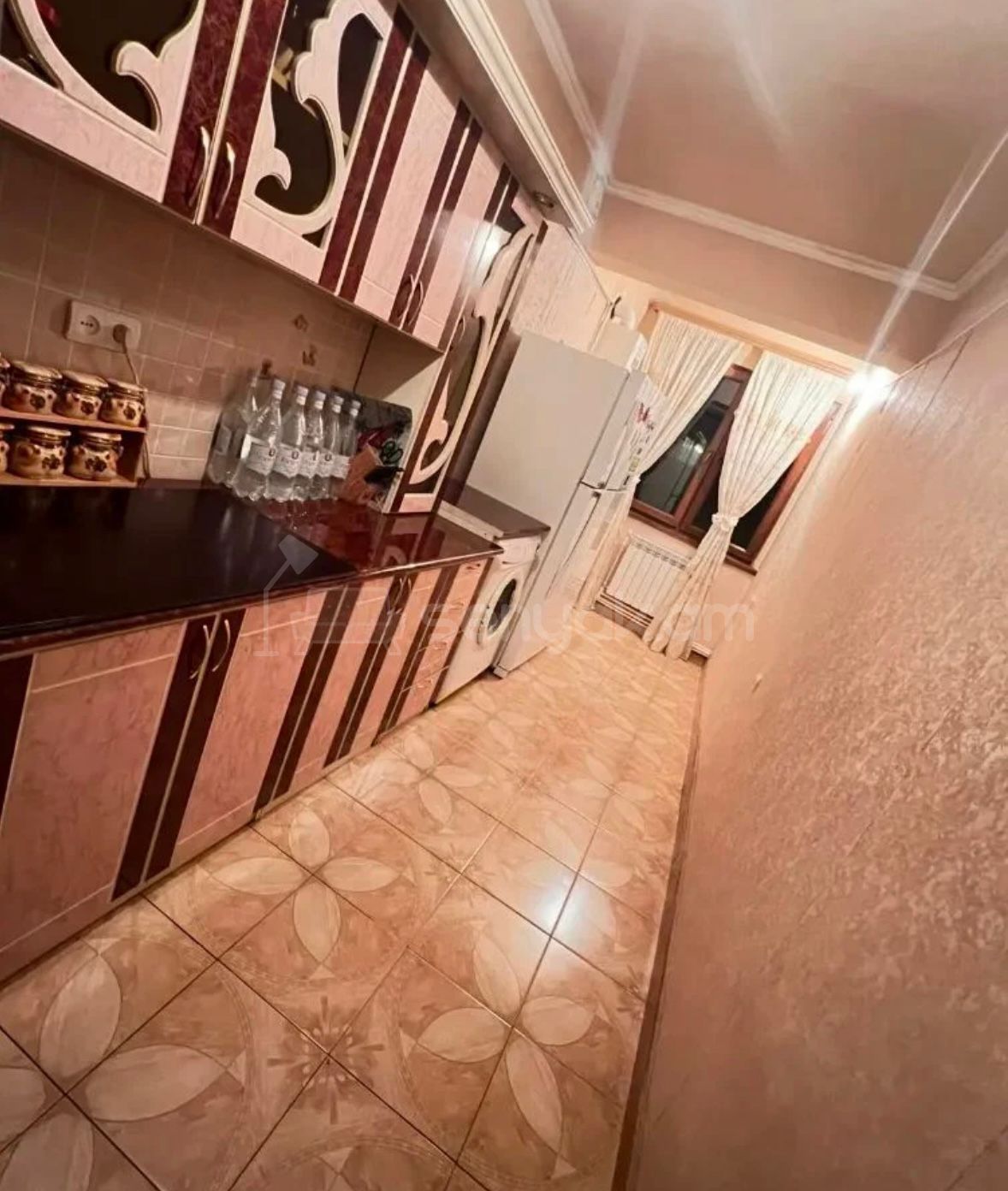 3 Սենյականոց Բնակարան Քարե Շենքում, 85քմ, 4/5 հարկ, Նորմալ Վիճակում