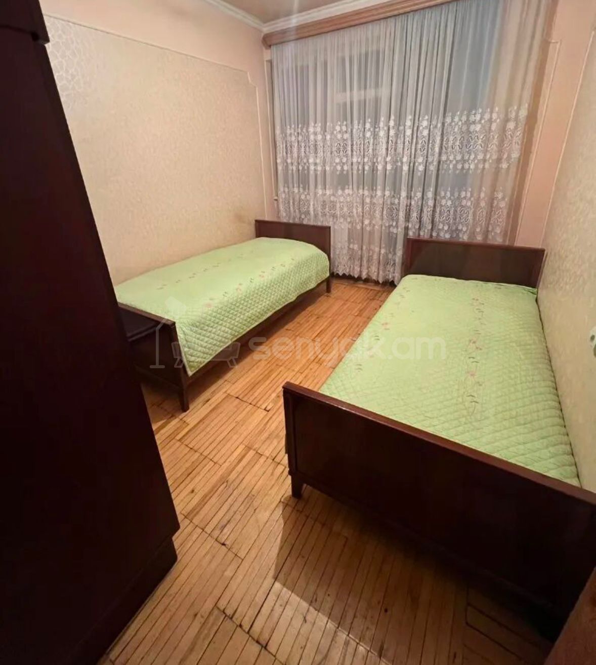 3 Սենյականոց Բնակարան Քարե Շենքում, 85քմ, 4/5 հարկ, Նորմալ Վիճակում