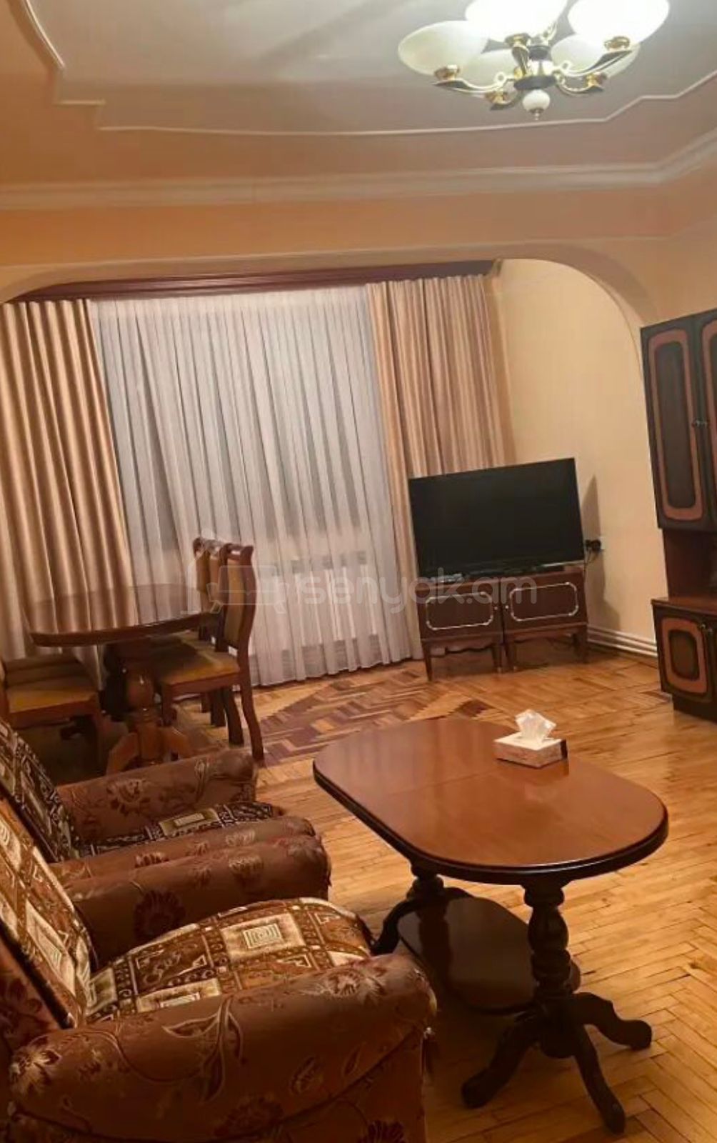 3 Սենյականոց Բնակարան Քարե Շենքում, 85քմ, 4/5 հարկ, Նորմալ Վիճակում