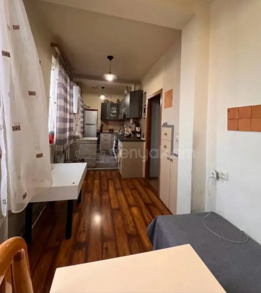 3 Սենյականոց Բնակարան Քարե Շենքում, 82քմ, 5/5 հարկ, Նորմալ Վիճակում