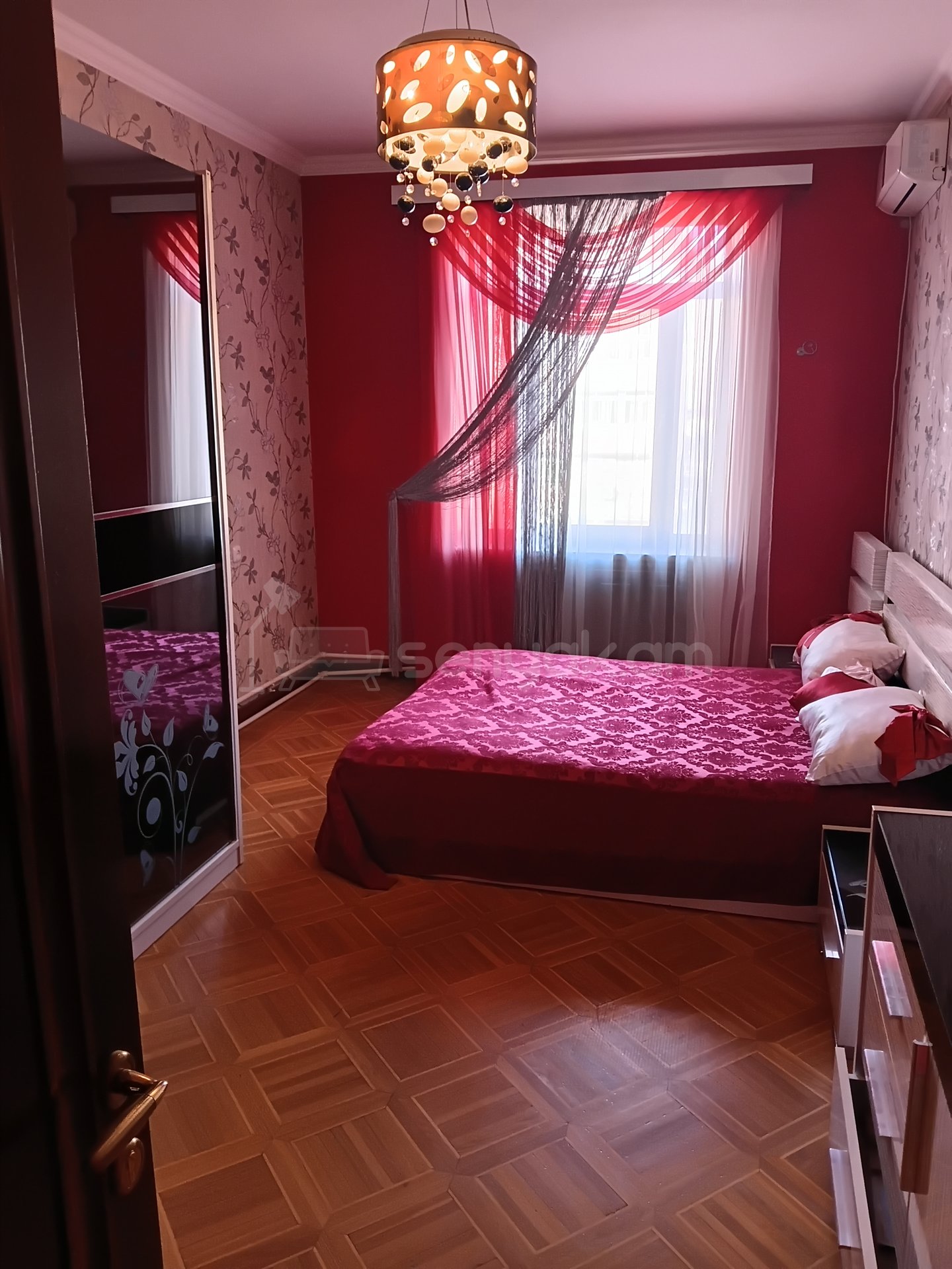 3 Սենյականոց Բնակարան Քարե Շենքում, 85քմ, 4/5 հարկ, Կապիտալ Վերանորոգված, Կահավորված