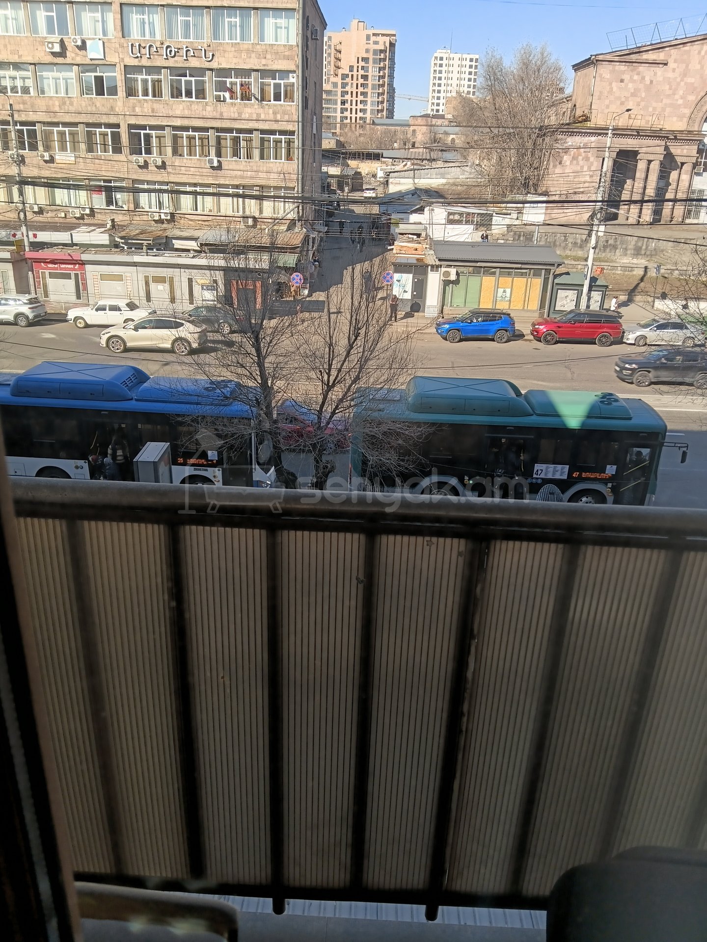 3 Սենյականոց Բնակարան Քարե Շենքում, 85քմ, 4/5 հարկ, Կապիտալ Վերանորոգված, Կահավորված