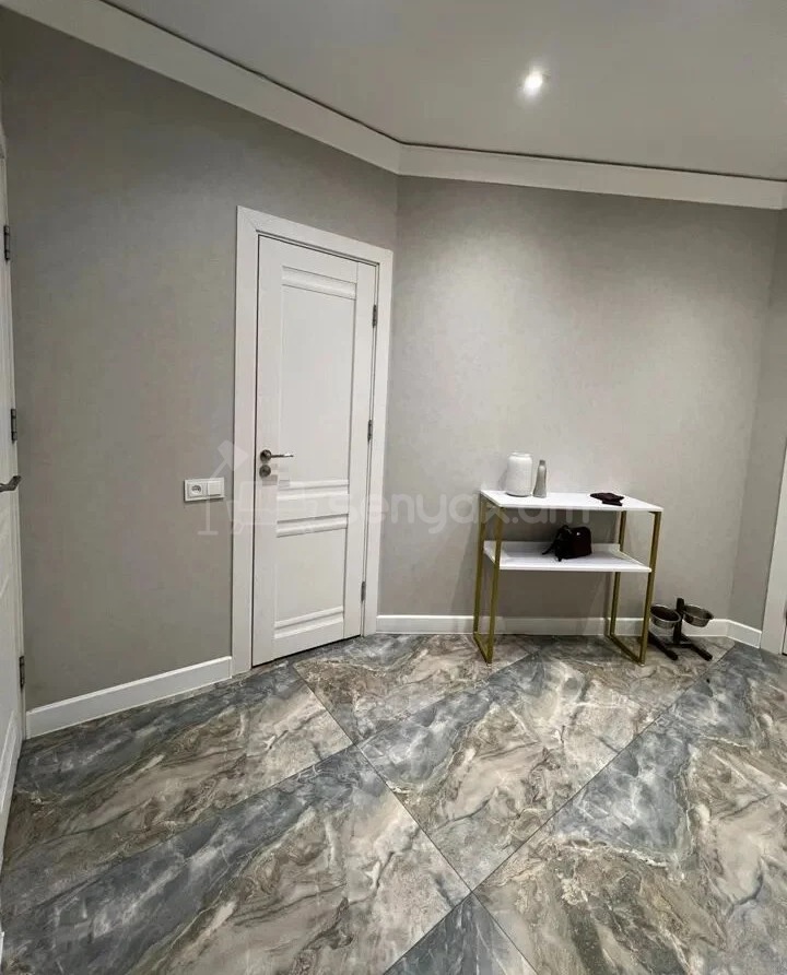 3 Սենյականոց Բնակարան, 70քմ, 4/16 հարկ, Կապիտալ Վերանորոգված