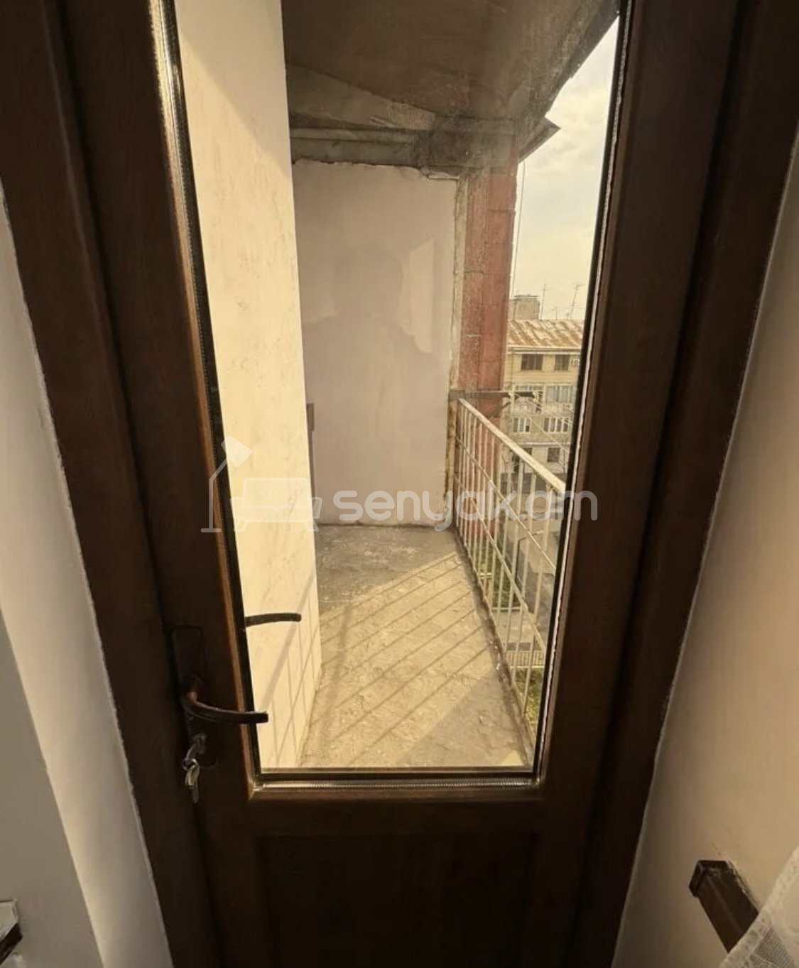 3 Սենյականոց Բնակարան Քարե Շենքում, 75քմ, 5/5 հարկ, Կապիտալ Վերանորոգված, Կահավորված