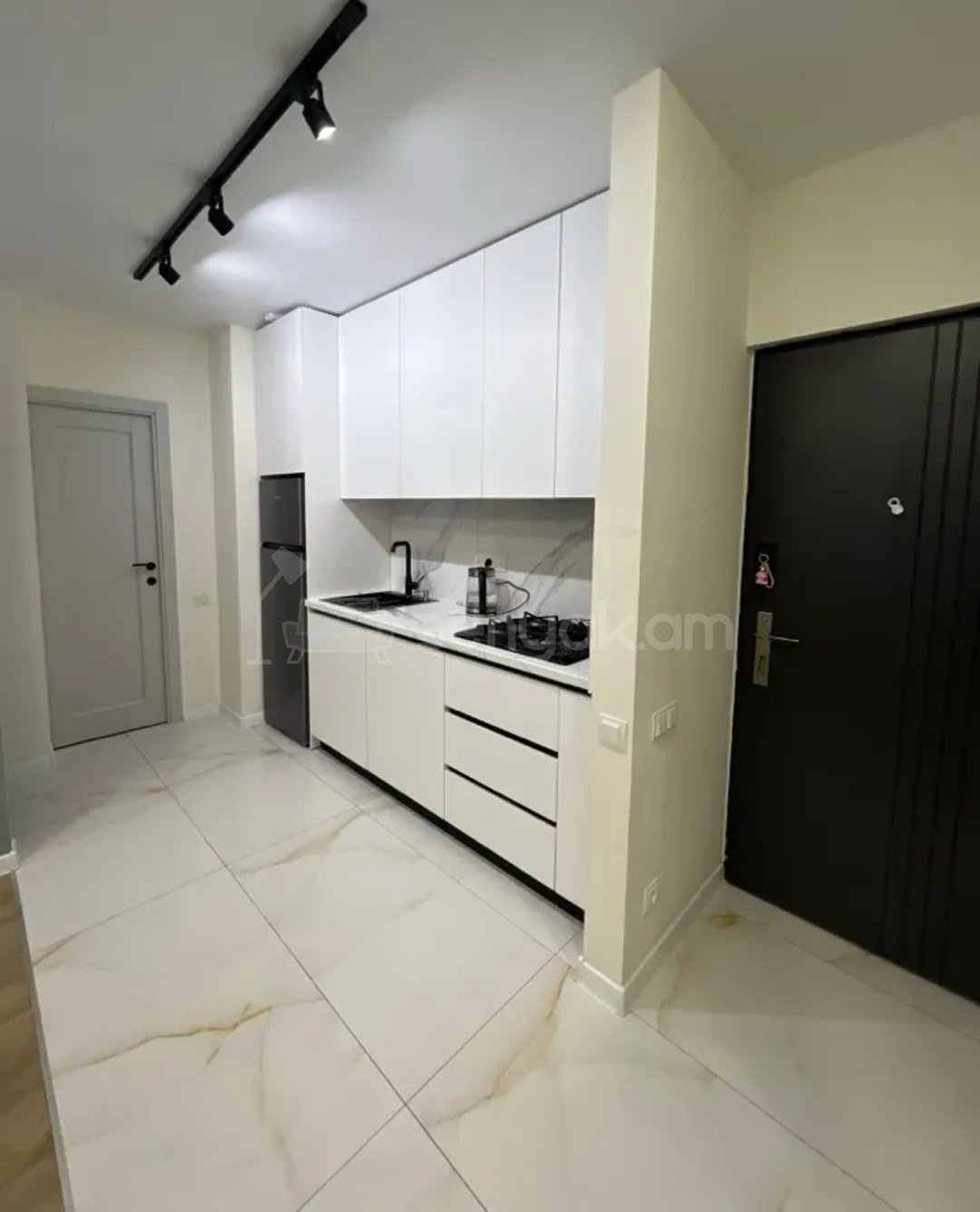 2 Սենյականոց Բնակարան, 43քմ, 3/9 հարկ, Կապիտալ Վերանորոգված