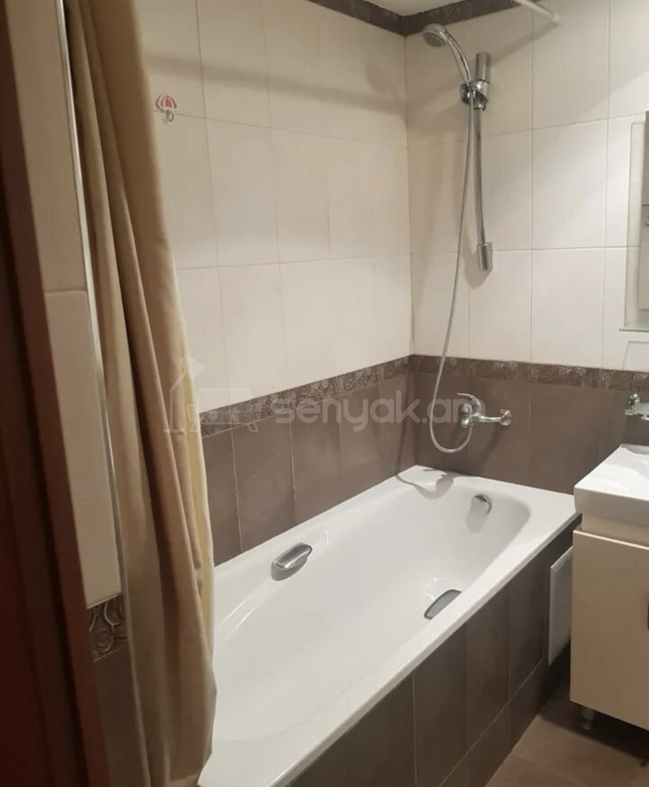 2 Սենյականոց Բնակարան, 60քմ, 1/5 հարկ, Դիզայներական Վերանորոգված, Կահավորված