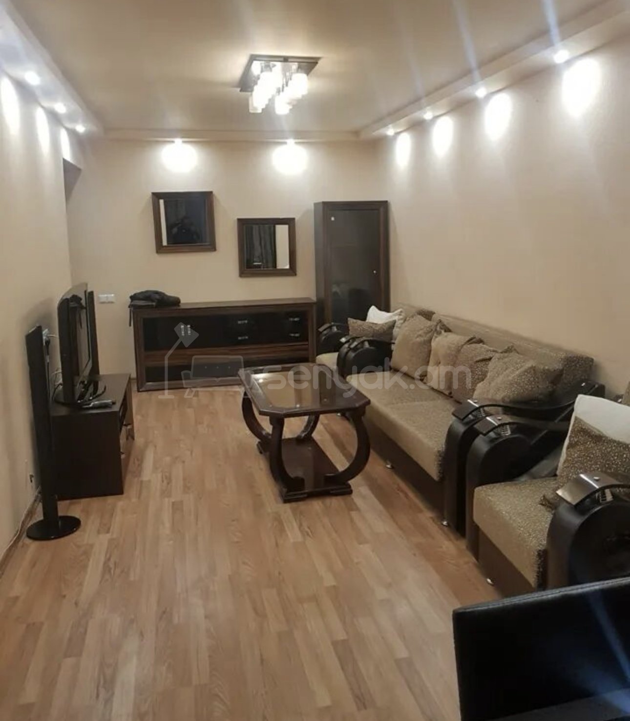 2 Սենյականոց Բնակարան, 60քմ, 1/5 հարկ, Դիզայներական Վերանորոգված, Կահավորված