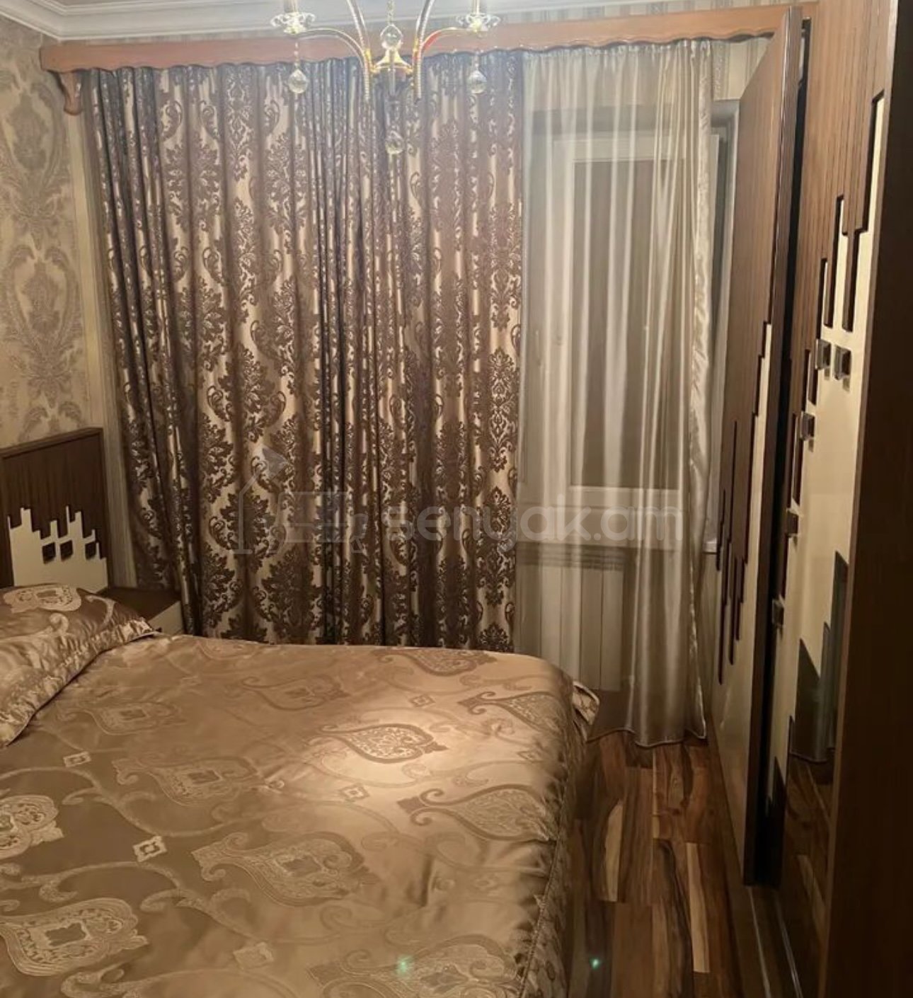 3 Սենյականոց Բնակարան Քարե Շենքում, 90քմ, 4/5 հարկ, Դիզայներական Վերանորոգված, Կահավորված