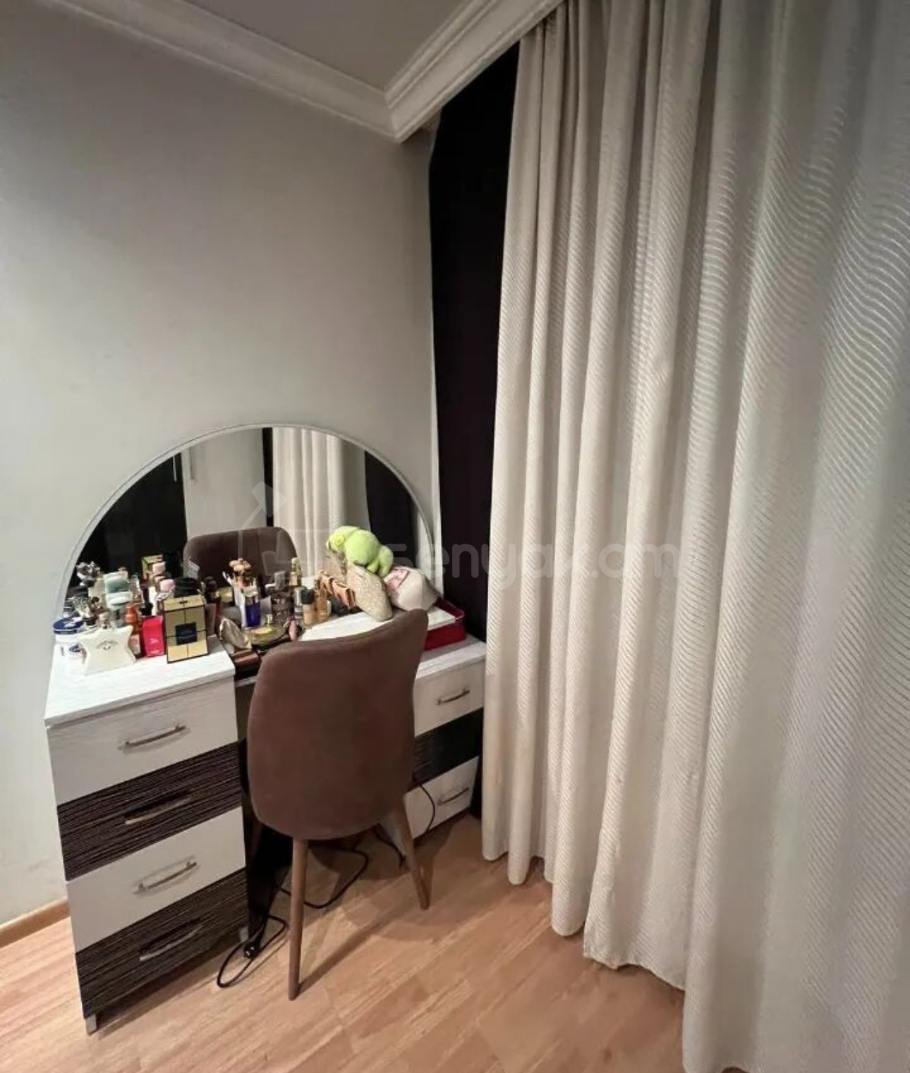 3 Սենյականոց Բնակարան Քարե Շենքում, 65քմ, 1/5 հարկ, Կապիտալ Վերանորոգված, Կահավորված