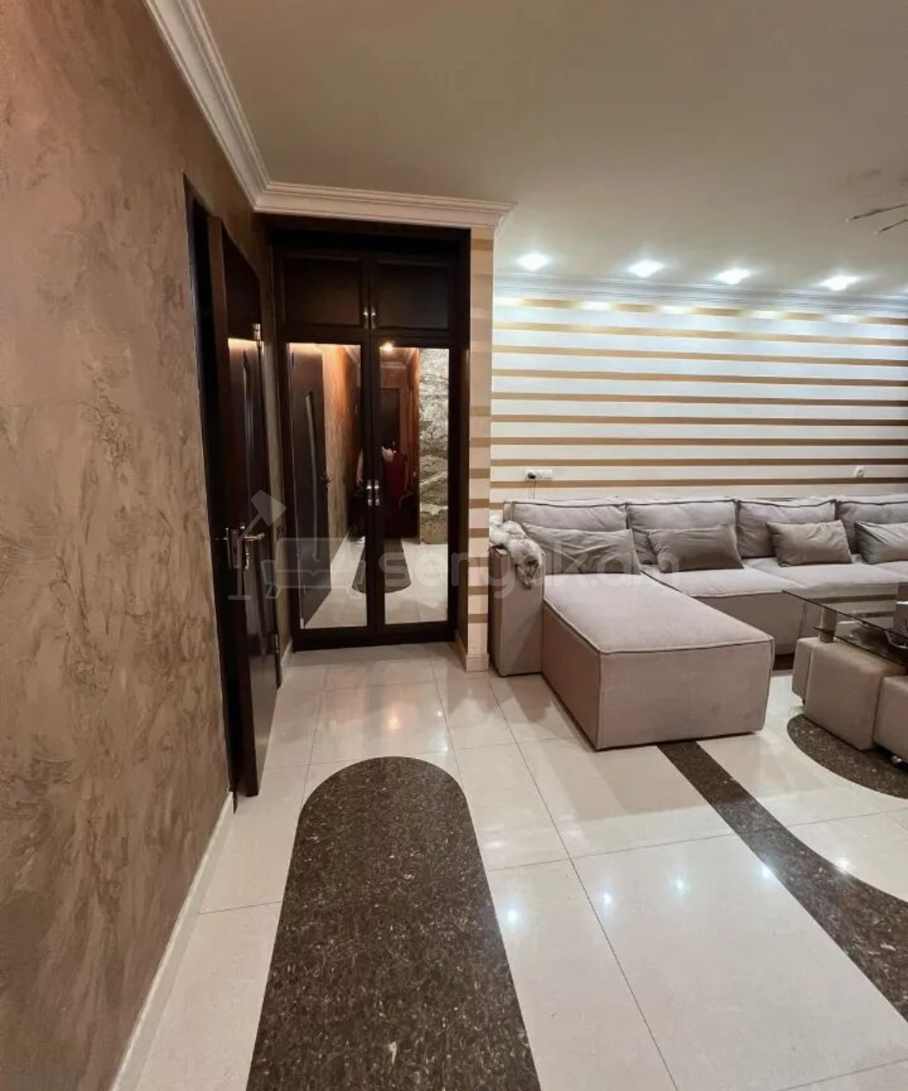 3 Սենյականոց Բնակարան Քարե Շենքում, 65քմ, 1/5 հարկ, Կապիտալ Վերանորոգված, Կահավորված